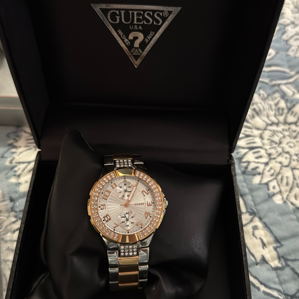 Guess watch in new condition. It was never worn.
